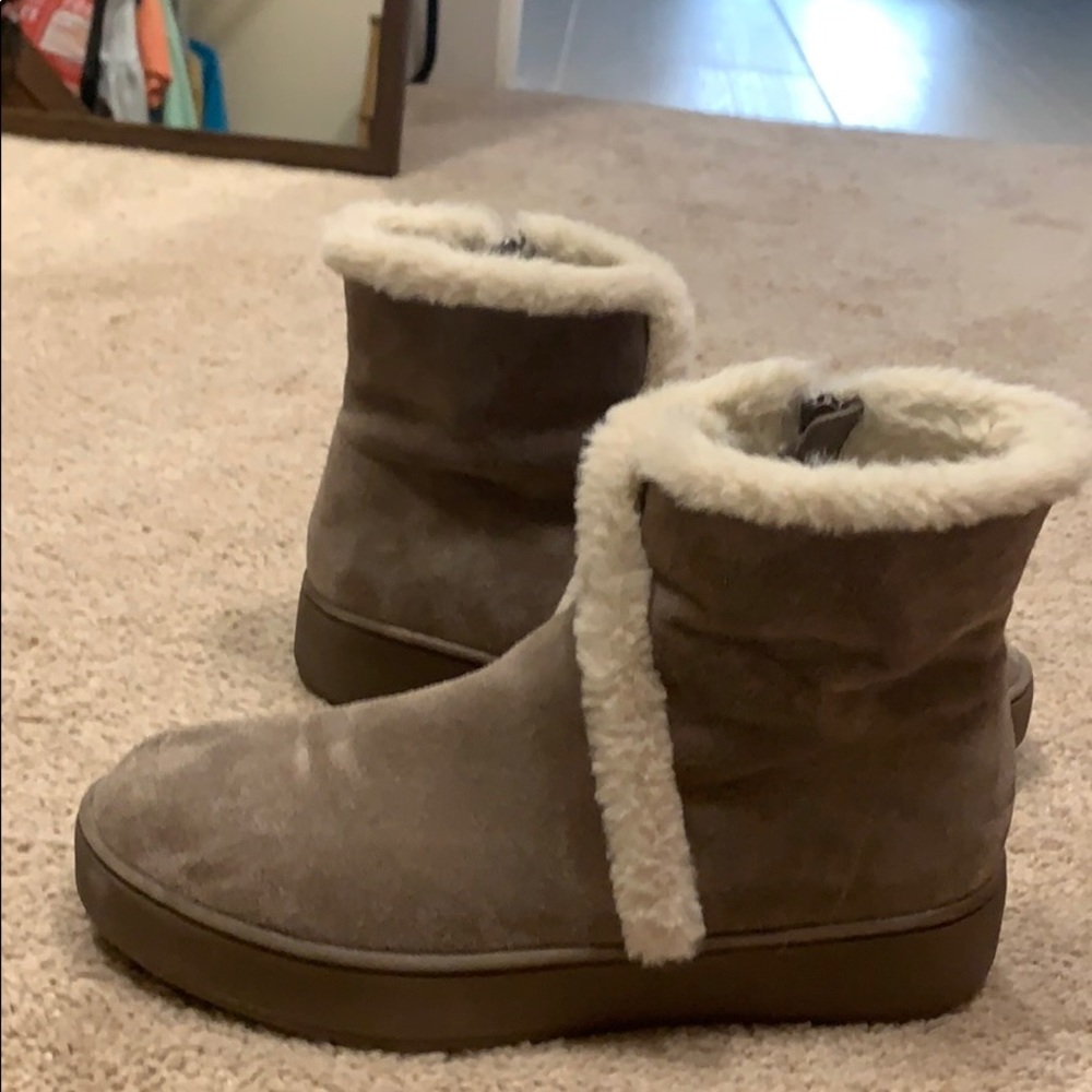 Soludos Sherpa lined boots